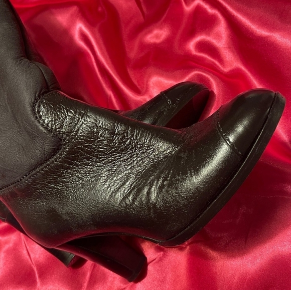 Chanel boots - Picture 5 of 12